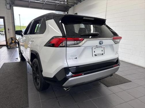 2024 Toyota RAV4 Hybrid SE