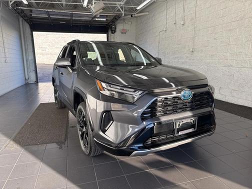 2024 Toyota RAV4 Hybrid SE