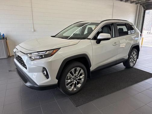 2025 Toyota RAV4 XLE Premium