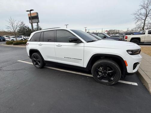 2023 Jeep Grand Cherokee Altitude