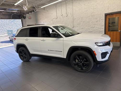 2023 Jeep Grand Cherokee Altitude