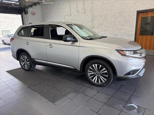 2020 Mitsubishi Outlander ES
