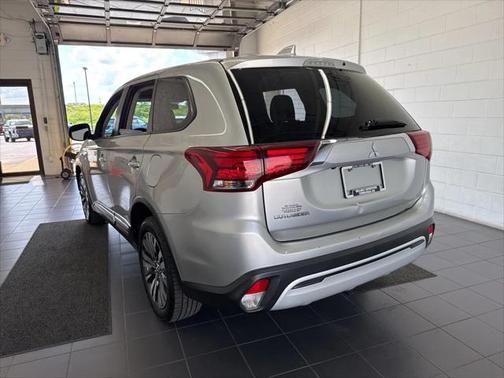 2020 Mitsubishi Outlander ES