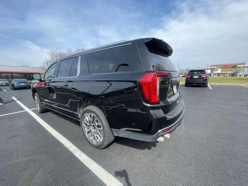 2023 GMC Yukon XL Denali Ultimate