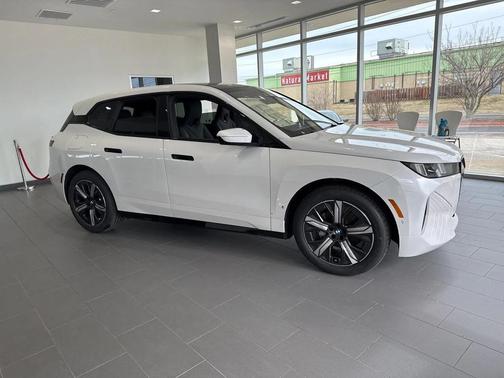 2026 BMW iX xDrive60