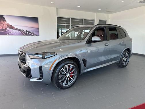 Skyscraper Grey Metallic 2026 BMW X5 PHEV xDrive50e