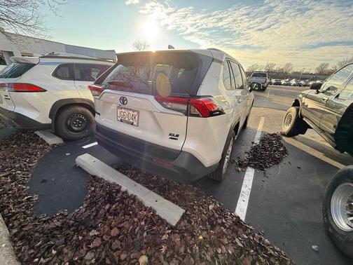 2024 Toyota RAV4 XLE Premium