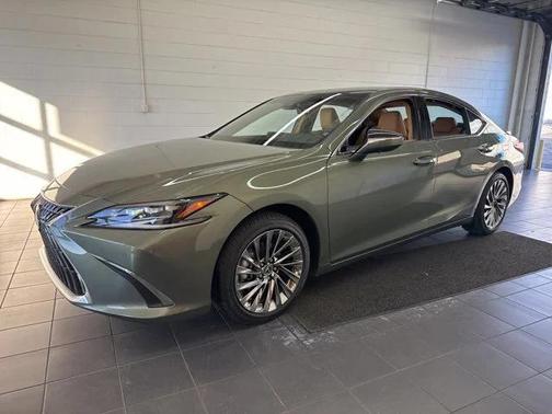 2025 Lexus ES 350 Ultra Luxury