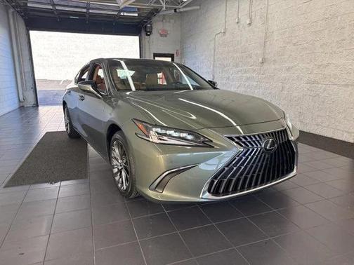 2025 Lexus ES 350 Ultra Luxury