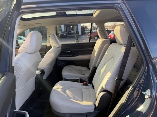 2024 Toyota Grand Highlander Hybrid XLE