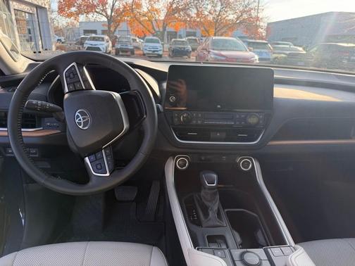 2024 Toyota Grand Highlander Hybrid XLE
