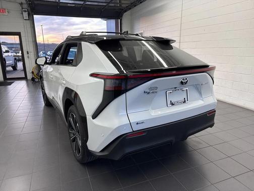 2024 Toyota bZ4X Limited