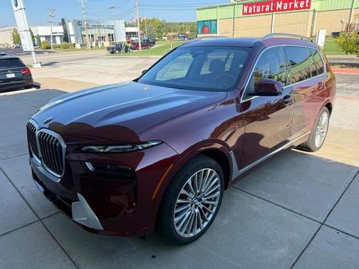 2025 BMW X7 xDrive40i