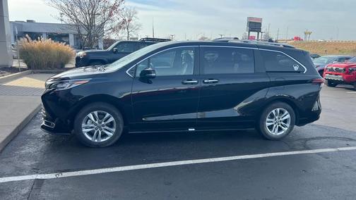 2025 Toyota Sienna Limited