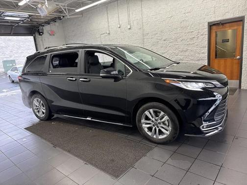 2025 Toyota Sienna Limited