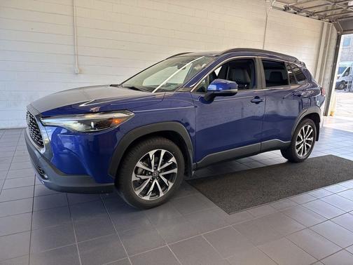 Blue Crush Metallic 2022 Toyota Corolla Cross XLE