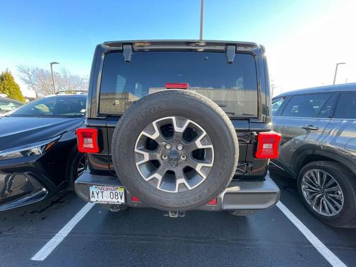 2024 Jeep Wrangler 4-Door Sahara 4x4