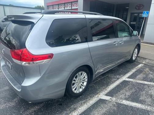 2011 Toyota Sienna XLE