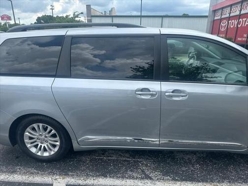 2011 Toyota Sienna XLE