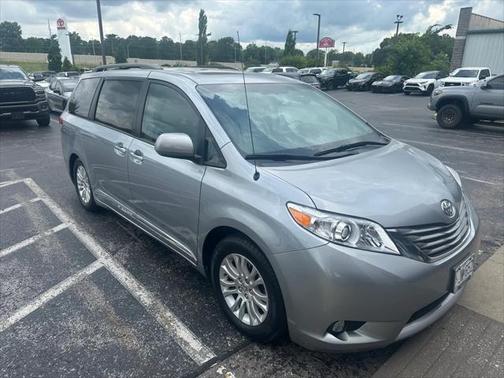 2011 Toyota Sienna XLE