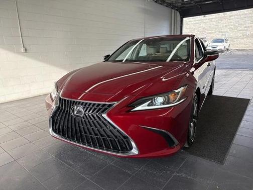 2025 Lexus ES 300h Luxury