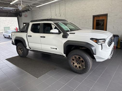 Ice Cap 2026 Toyota Tacoma Hybrid Trailhunter