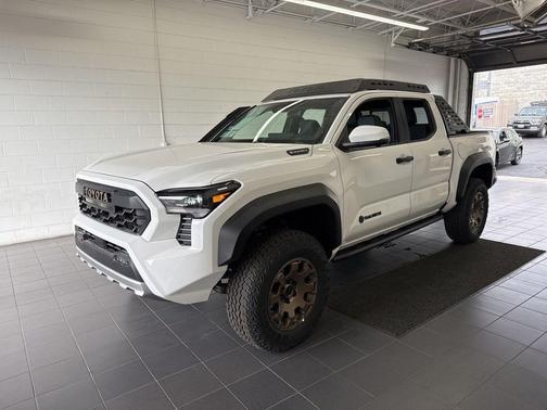 Ice Cap 2026 Toyota Tacoma Hybrid Trailhunter