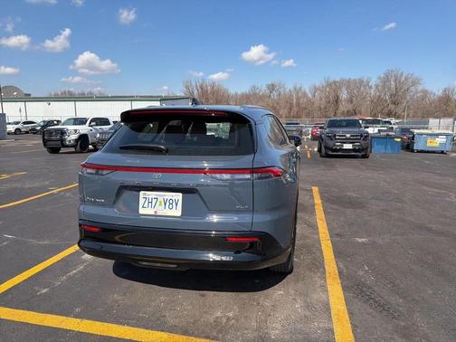 2025 Toyota Crown Signia XLE