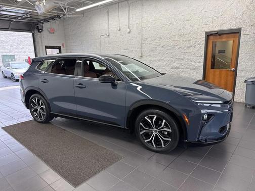 2025 Toyota Crown Signia XLE