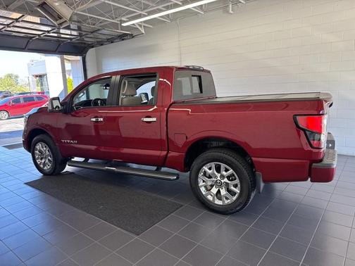 2021 Nissan Titan SL