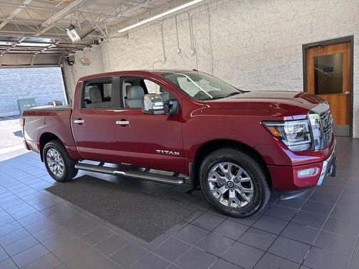 2021 Nissan Titan SL