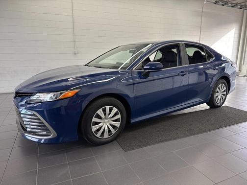 2024 Toyota Camry Hybrid LE