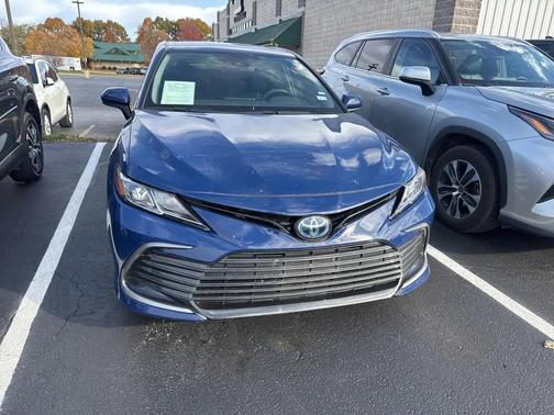 2024 Toyota Camry Hybrid LE