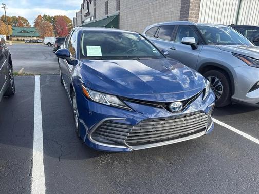 2024 Toyota Camry Hybrid LE