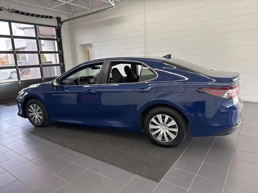 2024 Toyota Camry Hybrid LE