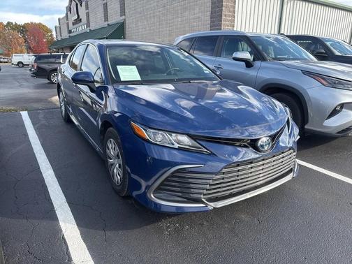 2024 Toyota Camry Hybrid LE