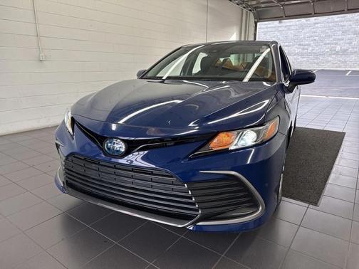 2024 Toyota Camry Hybrid LE