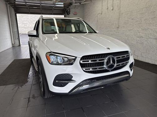 White 2025 Mercedes-Benz GLE 350 4MATIC