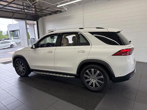 White 2025 Mercedes-Benz GLE 350 4MATIC