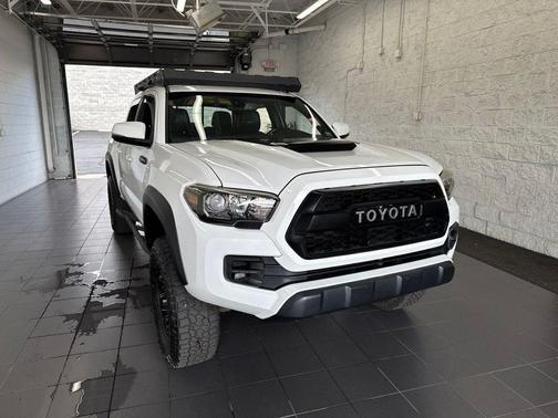Super White 2019 Toyota Tacoma TRD Pro