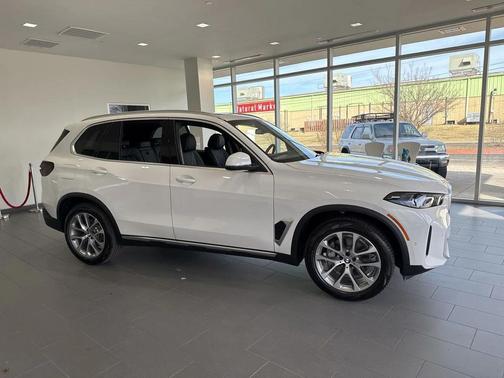 Alpine White 2026 BMW X5 xDrive40i