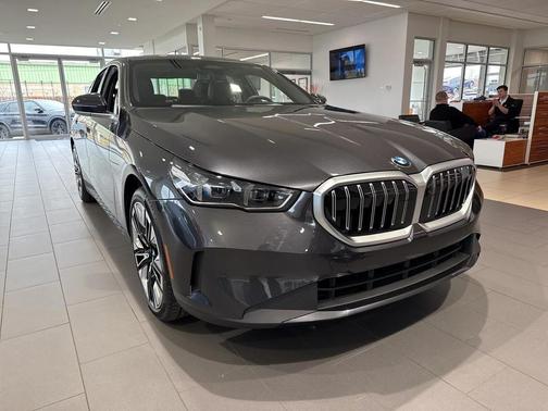 2026 BMW 530 i xDrive