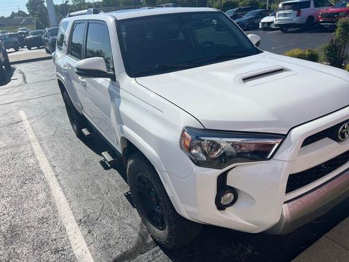 Super White 2018 Toyota 4Runner TRD Off Road Premium