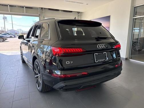 2022 Audi Q7 55 Prestige
