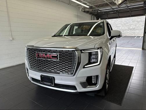 White Frost Tricoat 2022 GMC Yukon Denali