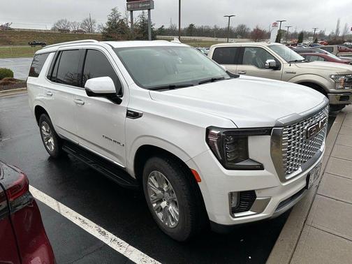 White Frost Tricoat 2022 GMC Yukon Denali