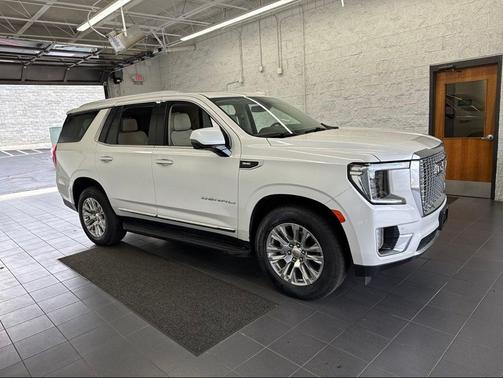 White Frost Tricoat 2022 GMC Yukon Denali