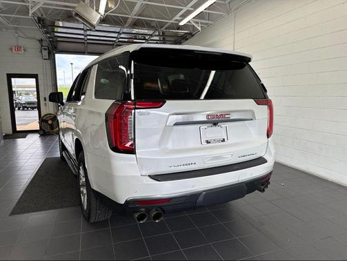 White Frost Tricoat 2022 GMC Yukon Denali