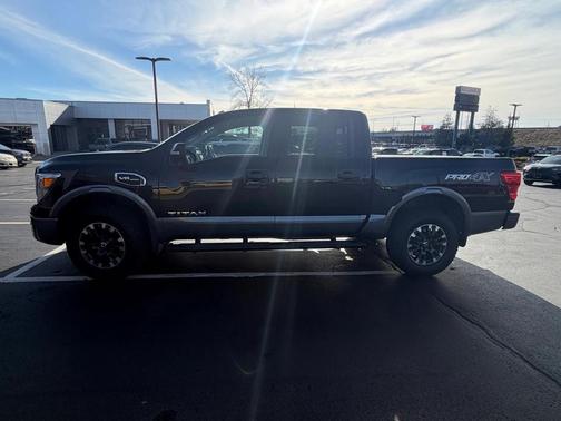 2017 Nissan Titan PRO-4X