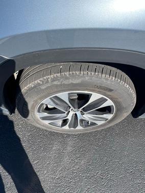 Moon Dust 2024 Toyota Highlander XLE